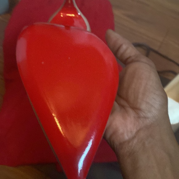 NWOT Christian Lounoutins PigalleFollies 100 Patent Nude Pumps - Picture 17 of 17